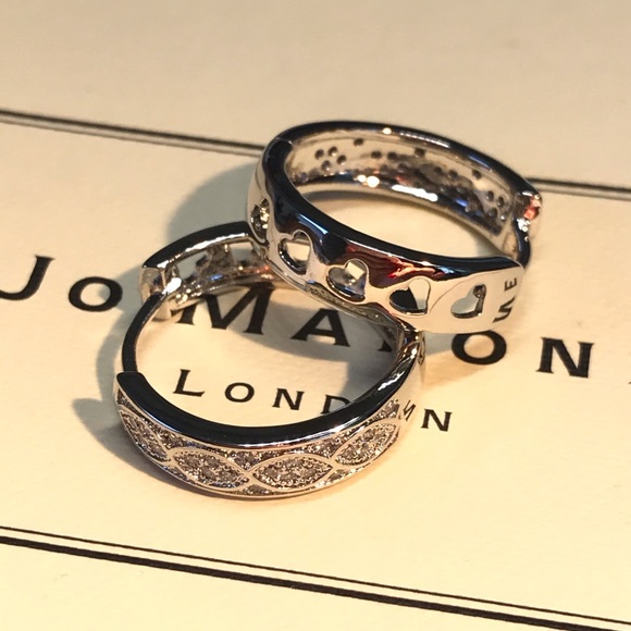 🌟 Platinum Plated Hoop Earrings - Picture 4 of 5